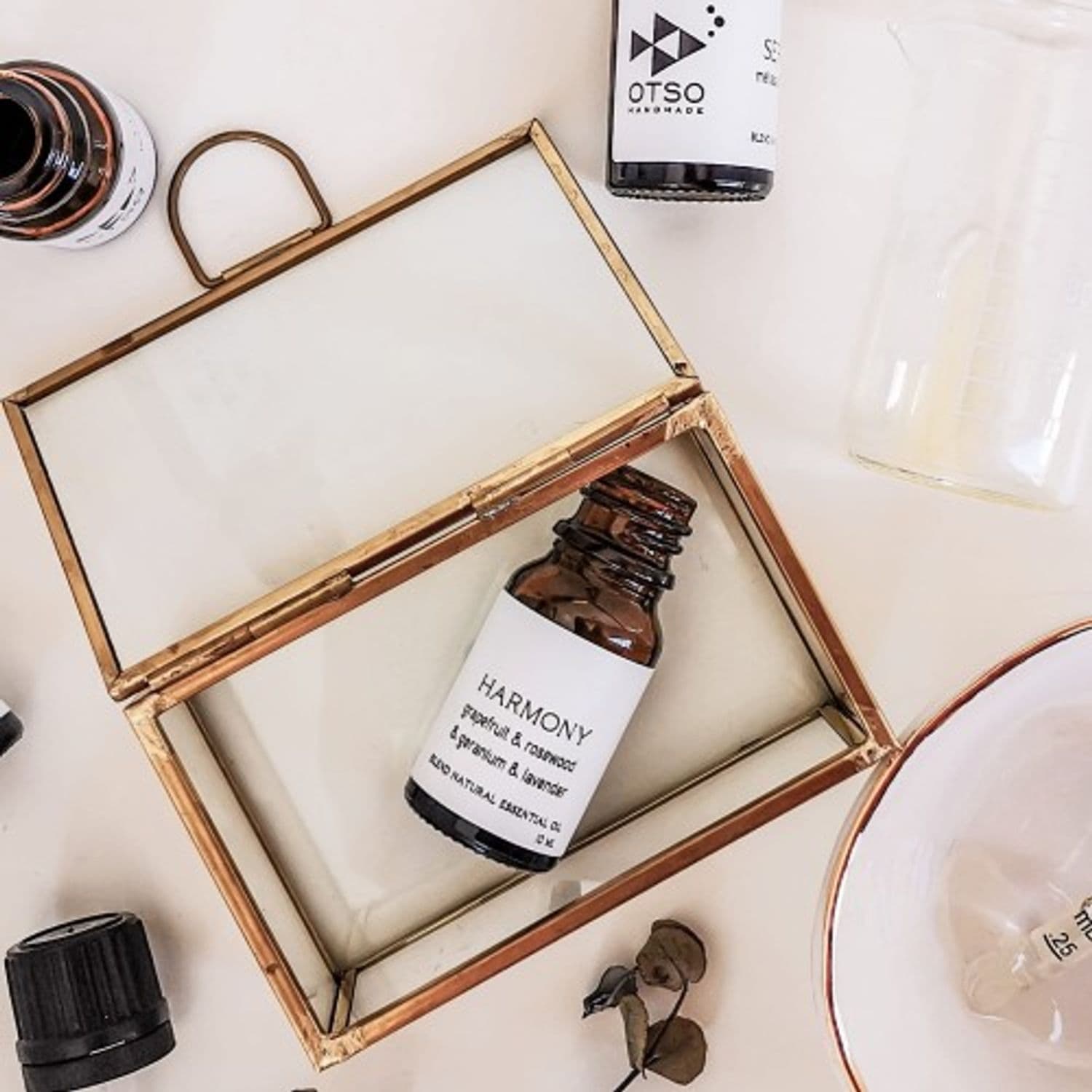 Blend naturalnych olejków eterycznych HARMONY - naturalny olejek - autorska kompozycja aromaterapeutyczna - 10 ml