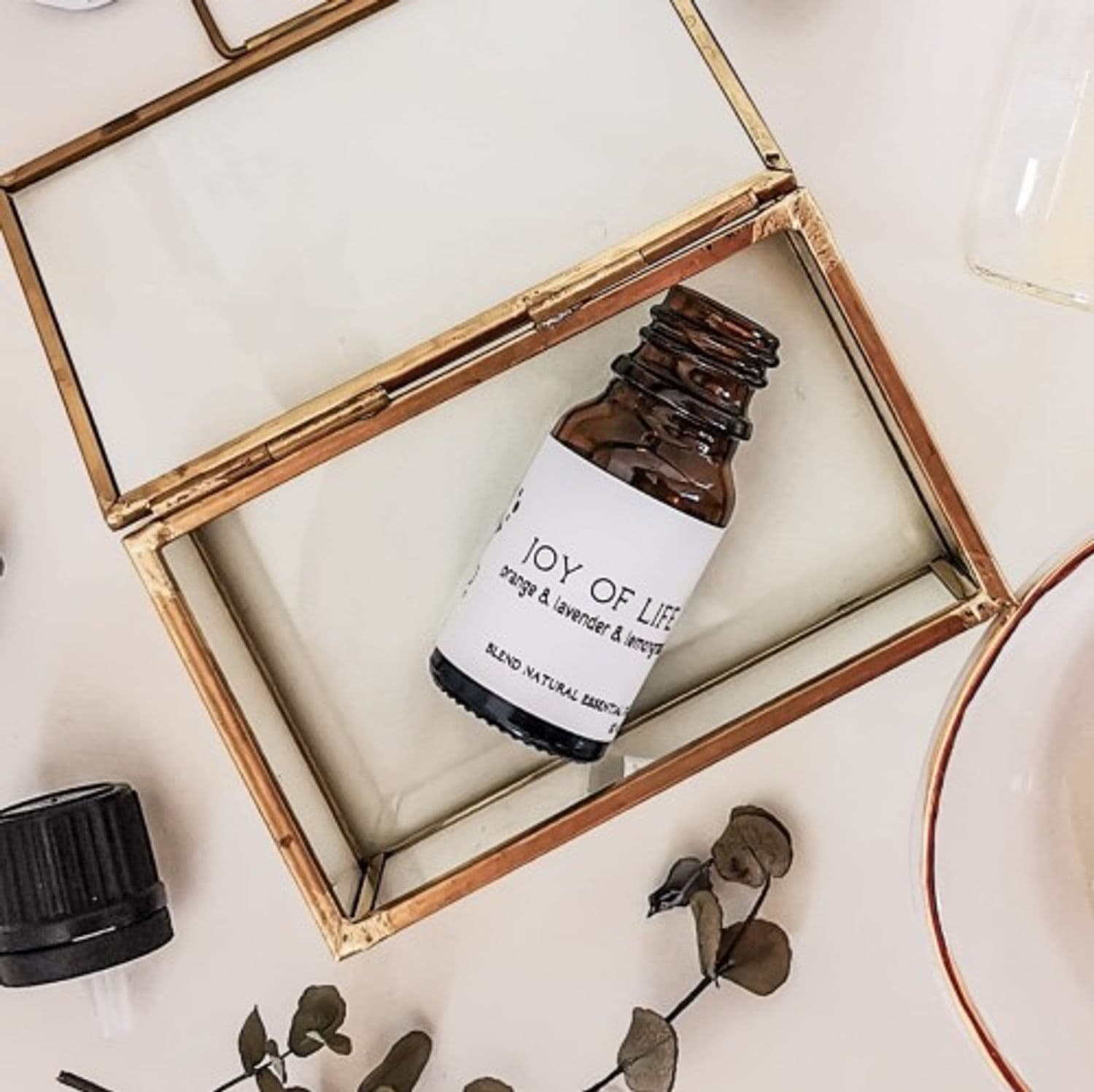 Blend naturalnych olejków eterycznych JOY OF LIFE - naturalny olejek - autorska kompozycja aromaterapeutyczna - 10 ml