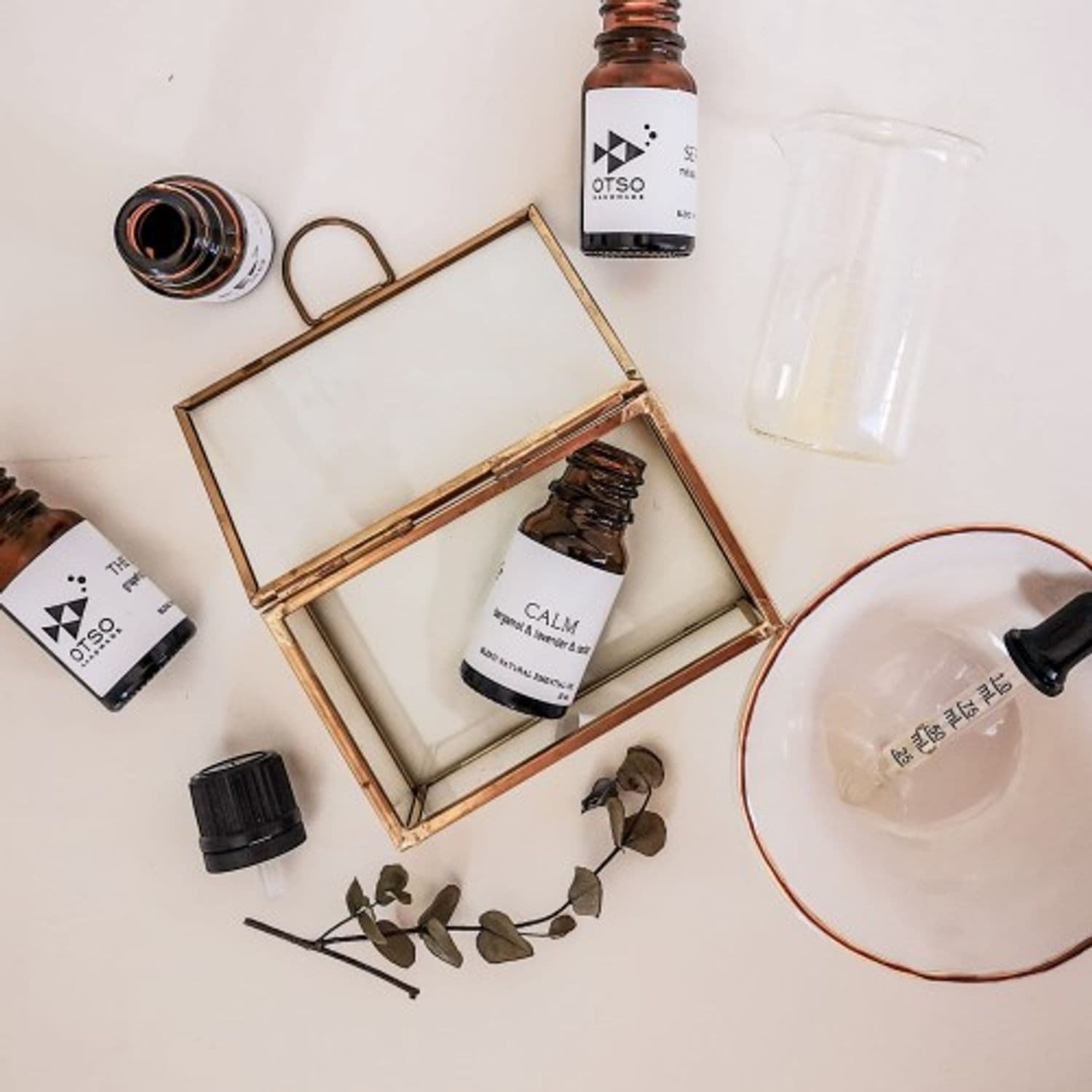 Blend naturalnych olejków eterycznych CALM - naturalny olejek - autorska kompozycja aromaterapeutyczna - 10 ml